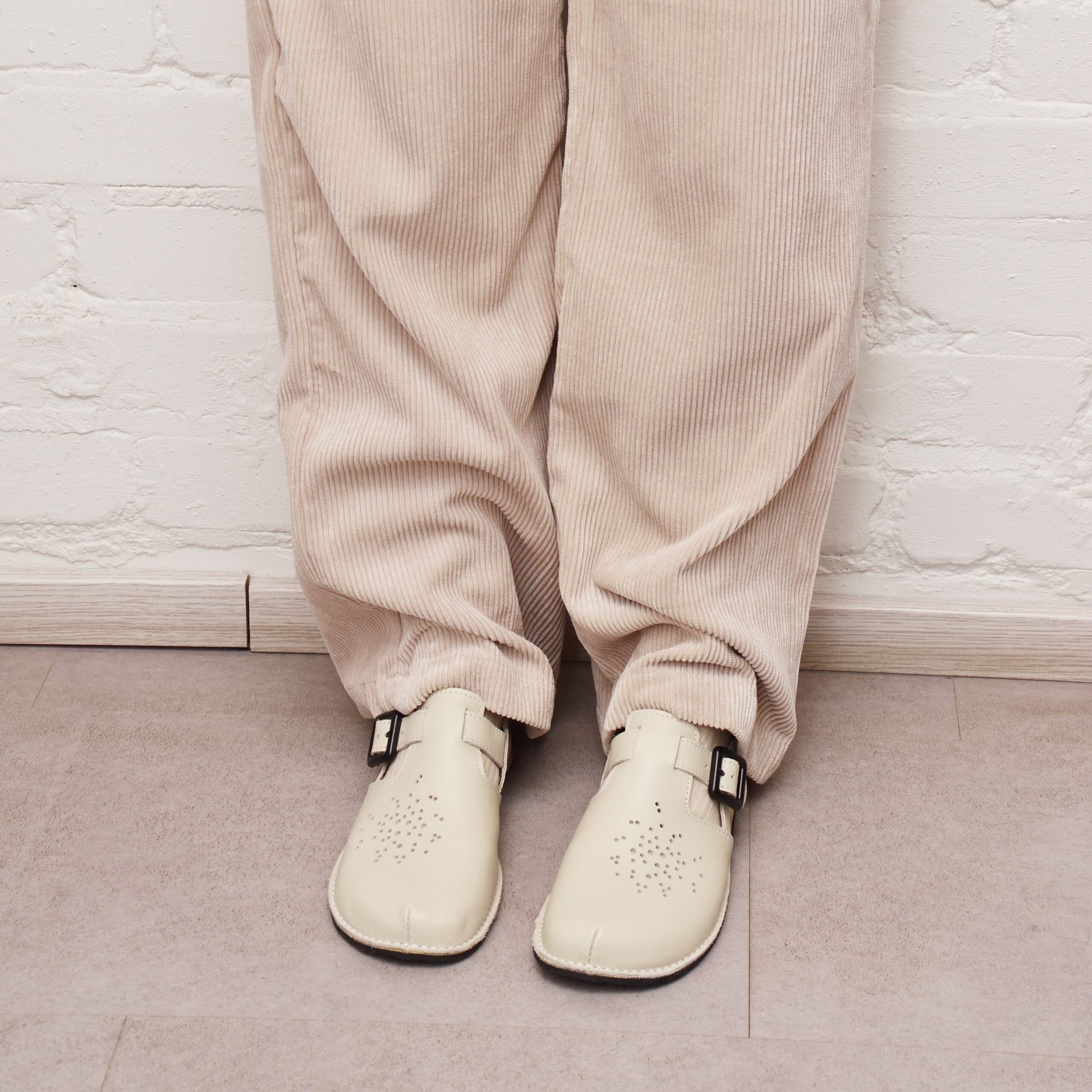 Kuuda Shoes - White